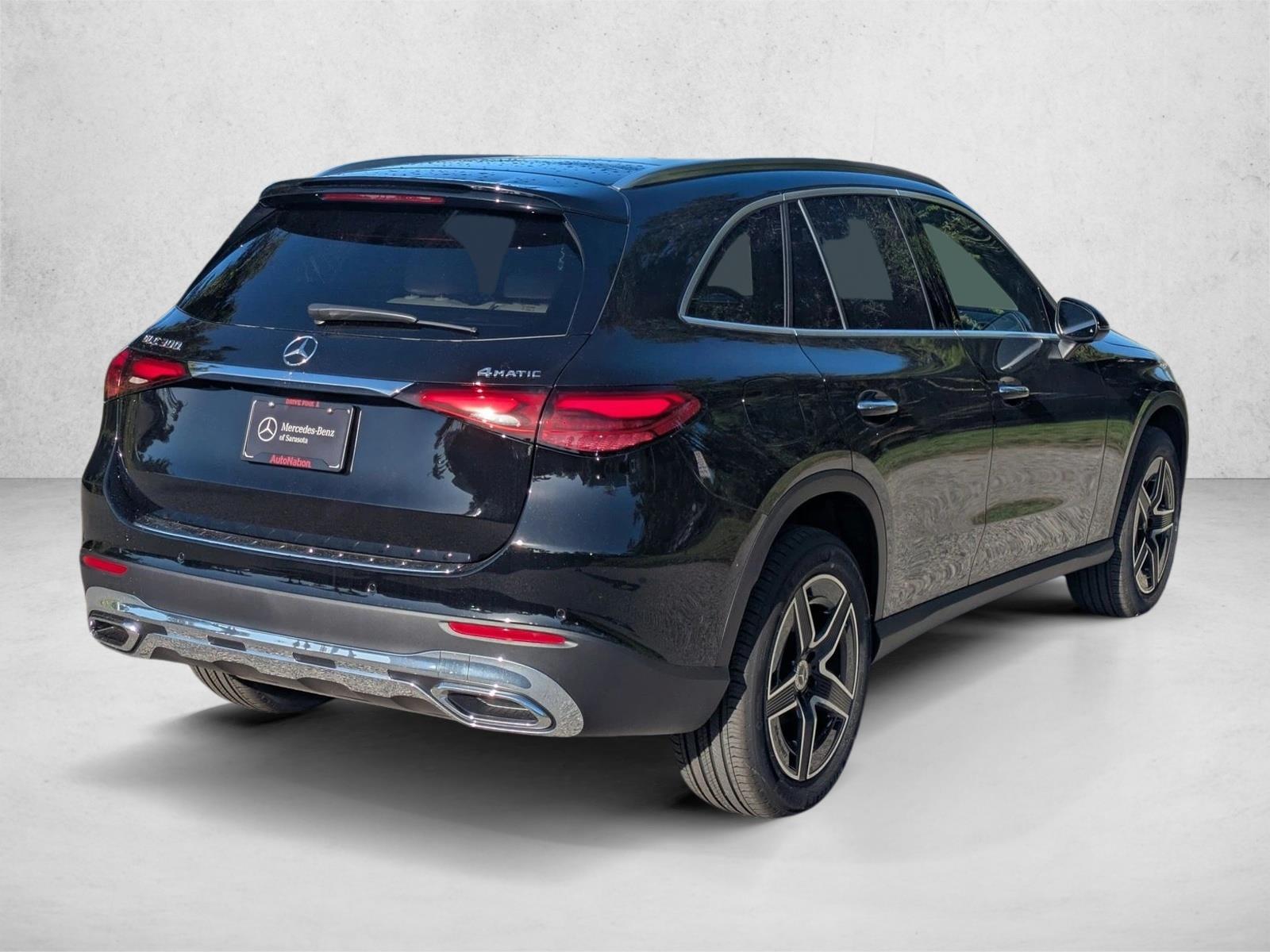 2026 Mercedes Benz GLC 300 4MATIC photo 2