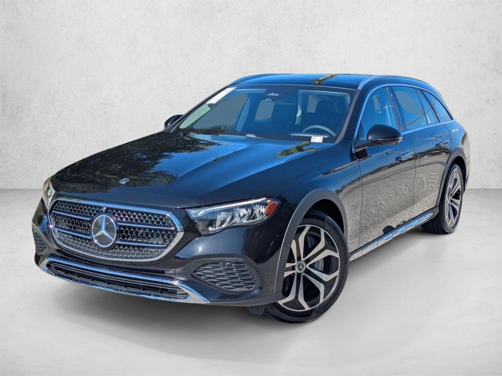 2026 Mercedes-Benz E-Class E450 4MATIC All-Terrain's photo
