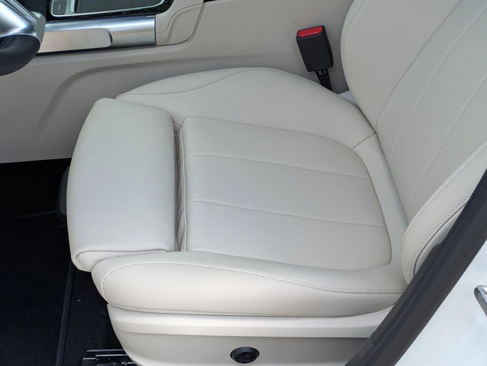 2025 Mercedes Benz GLB 250 photo 4