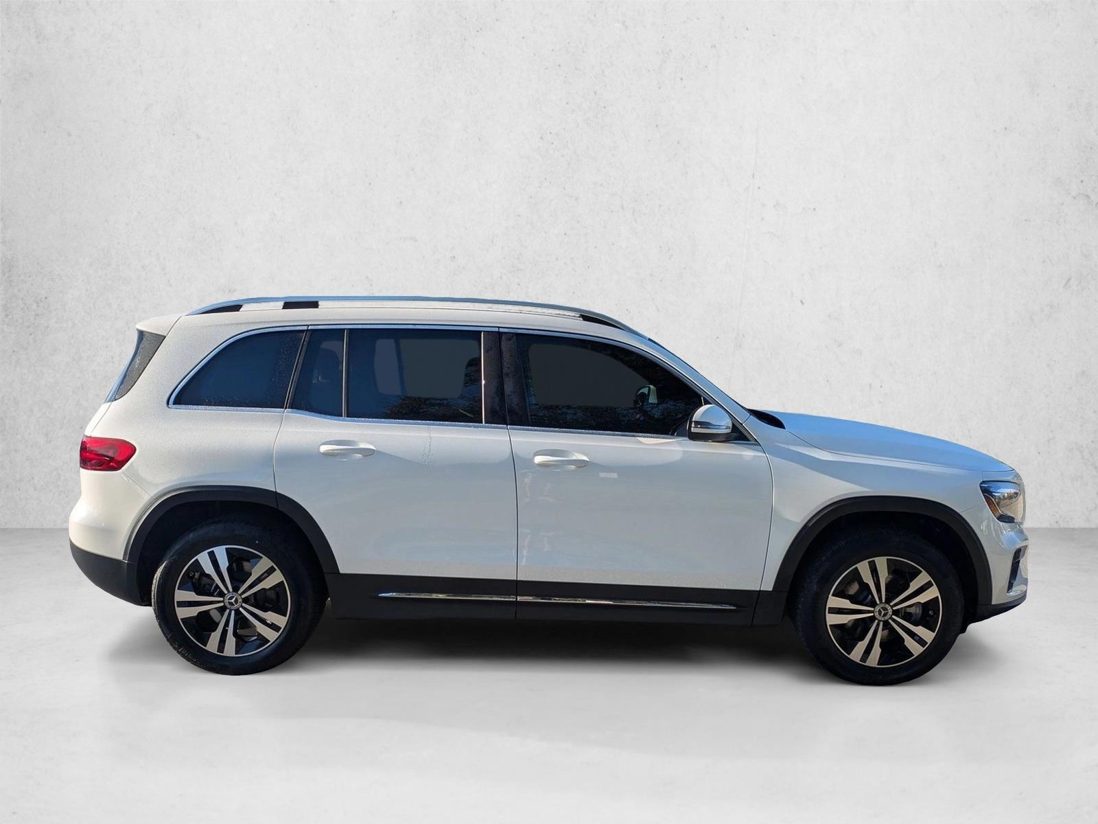 2025 Mercedes Benz GLB 250 4MATIC photo 3