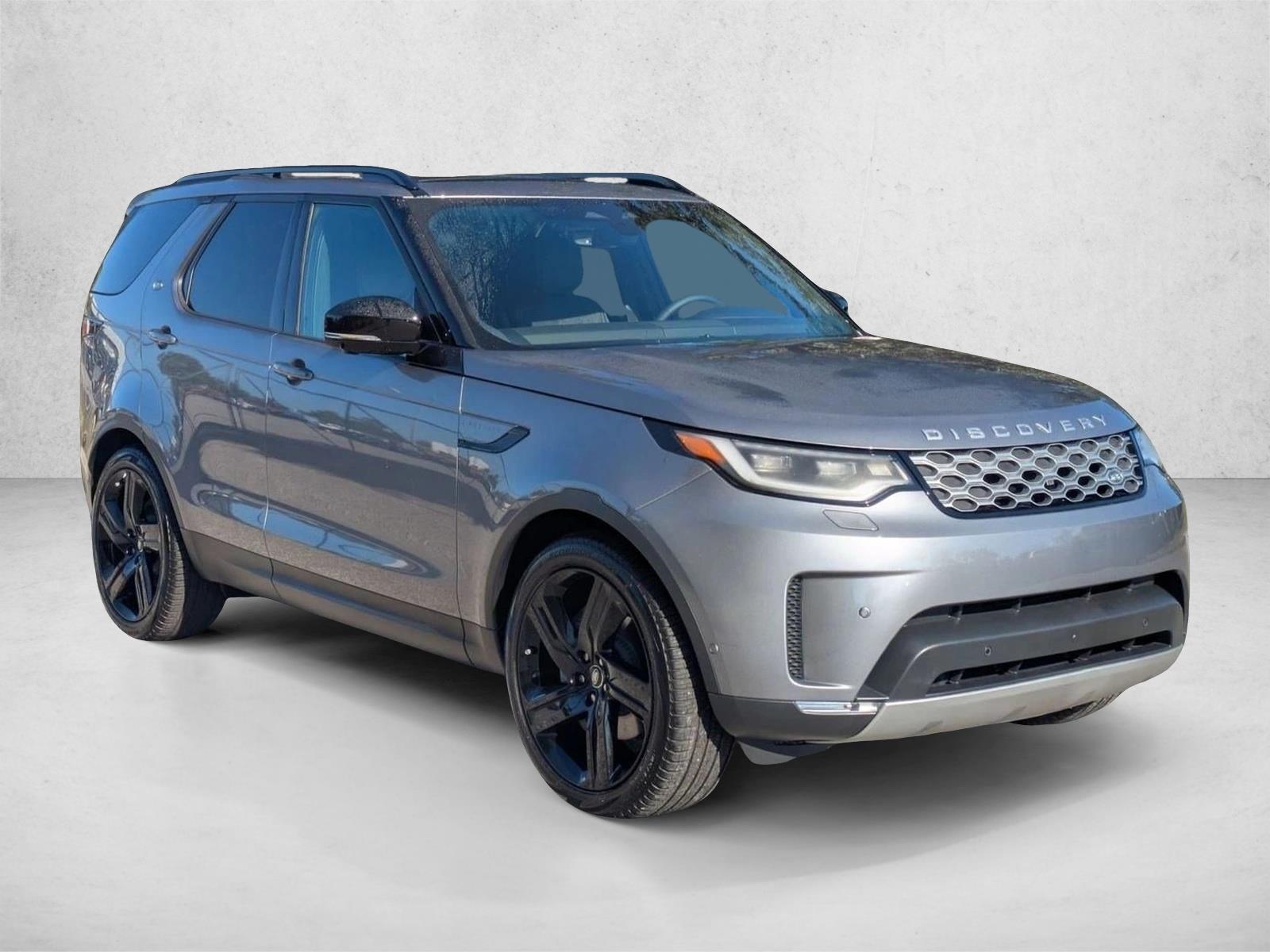 2025 Land Rover Discovery P300 S photo 3