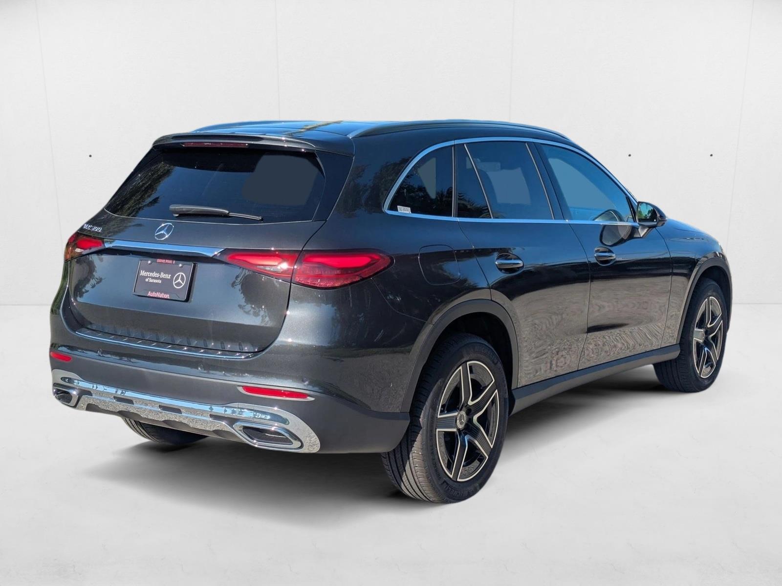2026 Mercedes Benz GLC 300 photo 2