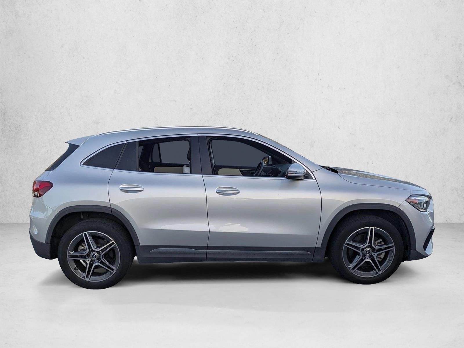 2022 Mercedes Benz GLA 250 4MATIC photo 2