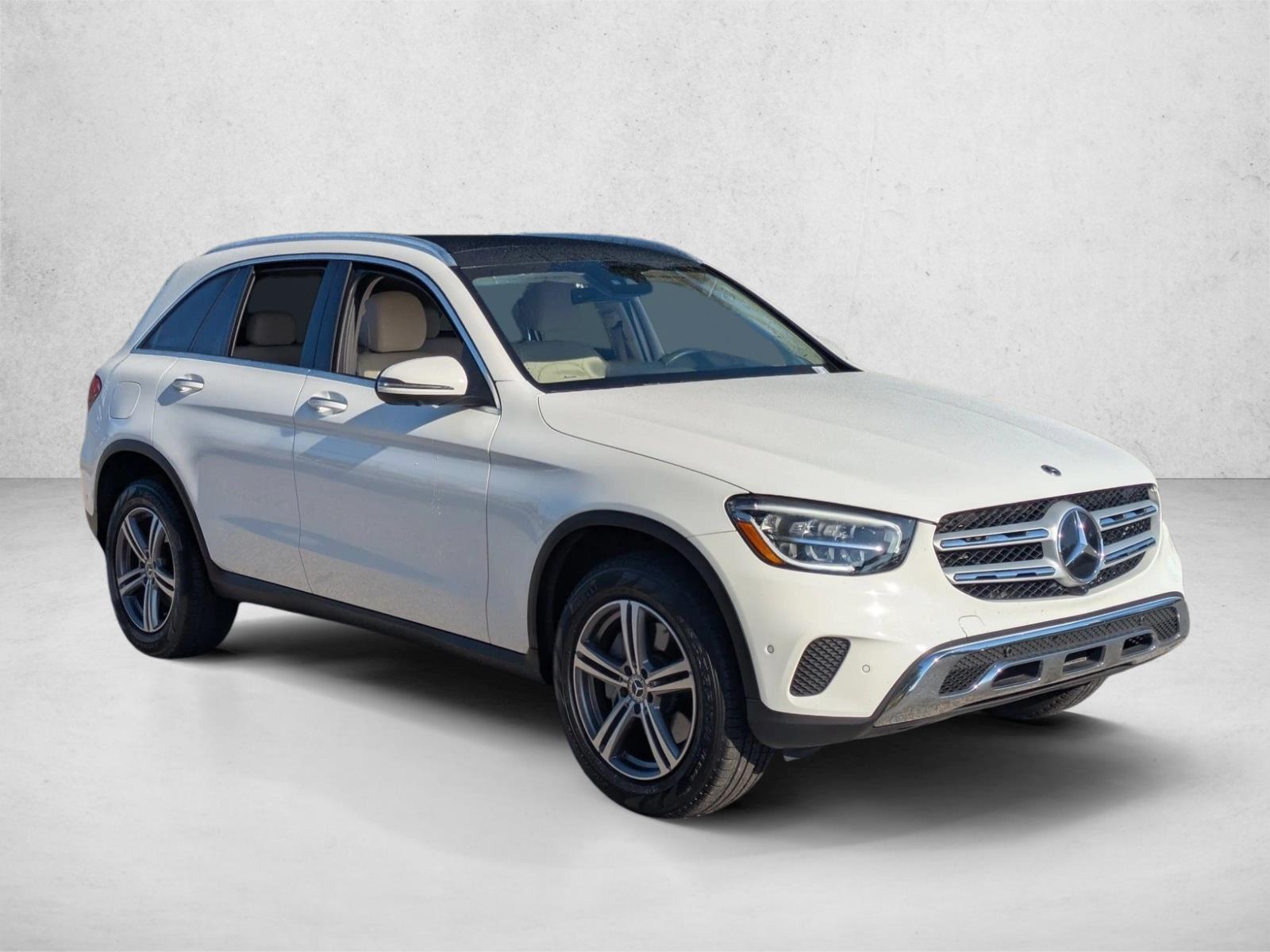 2022 Mercedes Benz GLC 300 photo 2