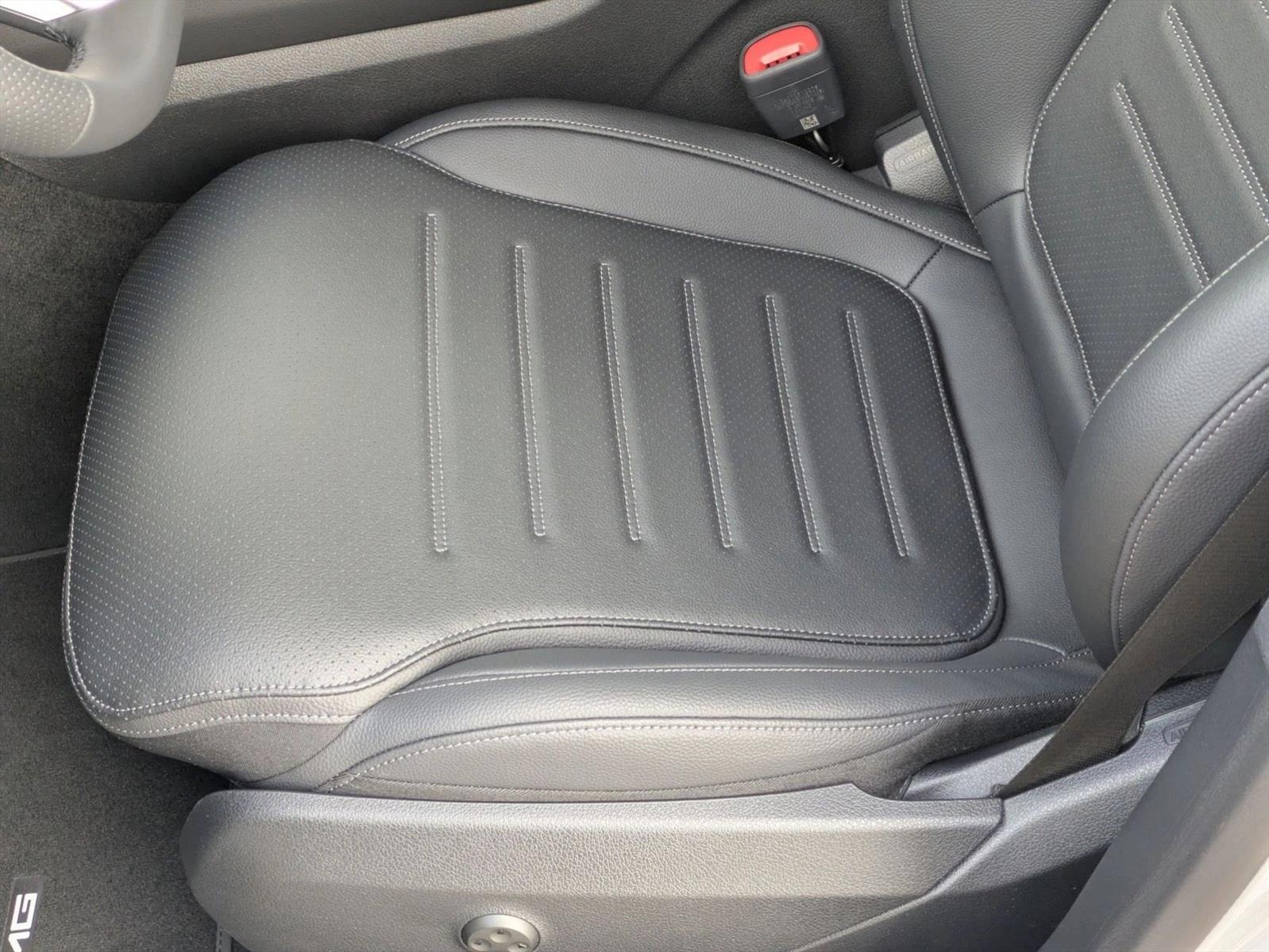 2026 Mercedes Benz GLC 300 4MATIC photo 4