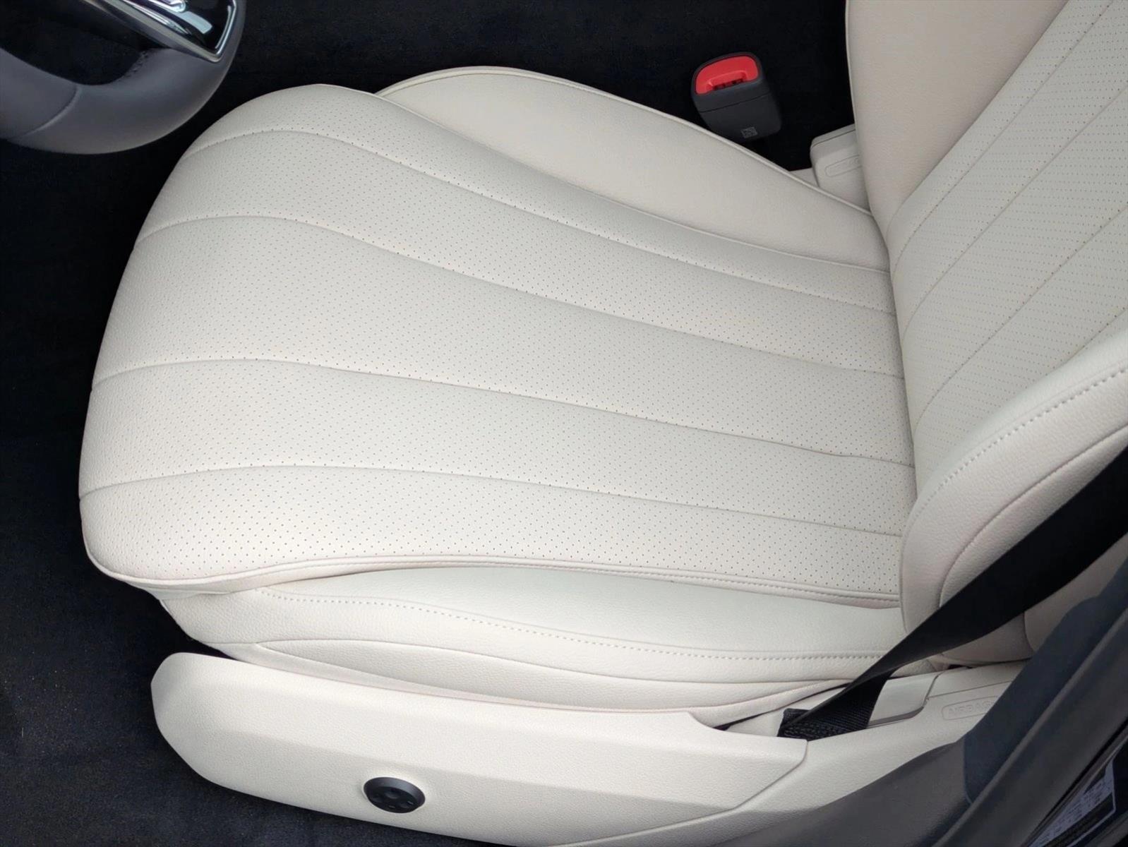 2026 Mercedes Benz E 350 Sedan photo 4