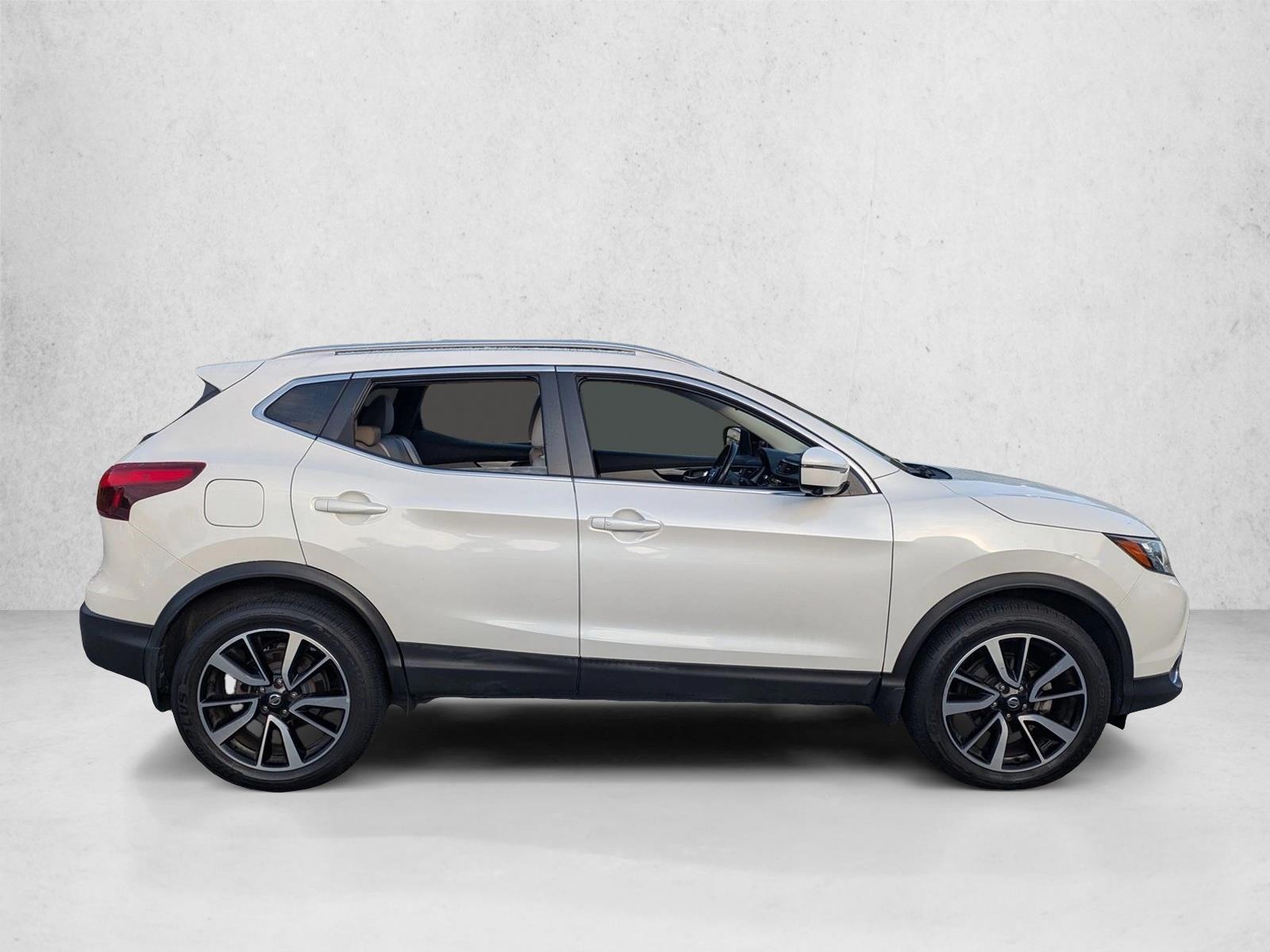 2018 Nissan Rogue Sport SL photo 3