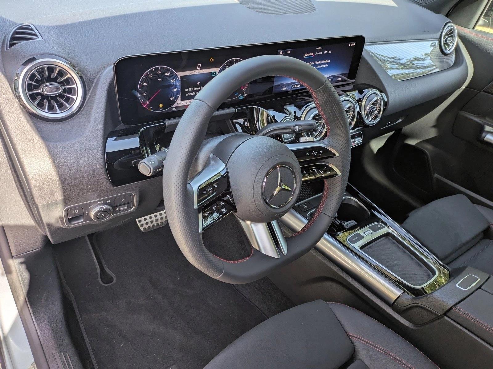 2025 Mercedes Benz GLA 250 photo 3