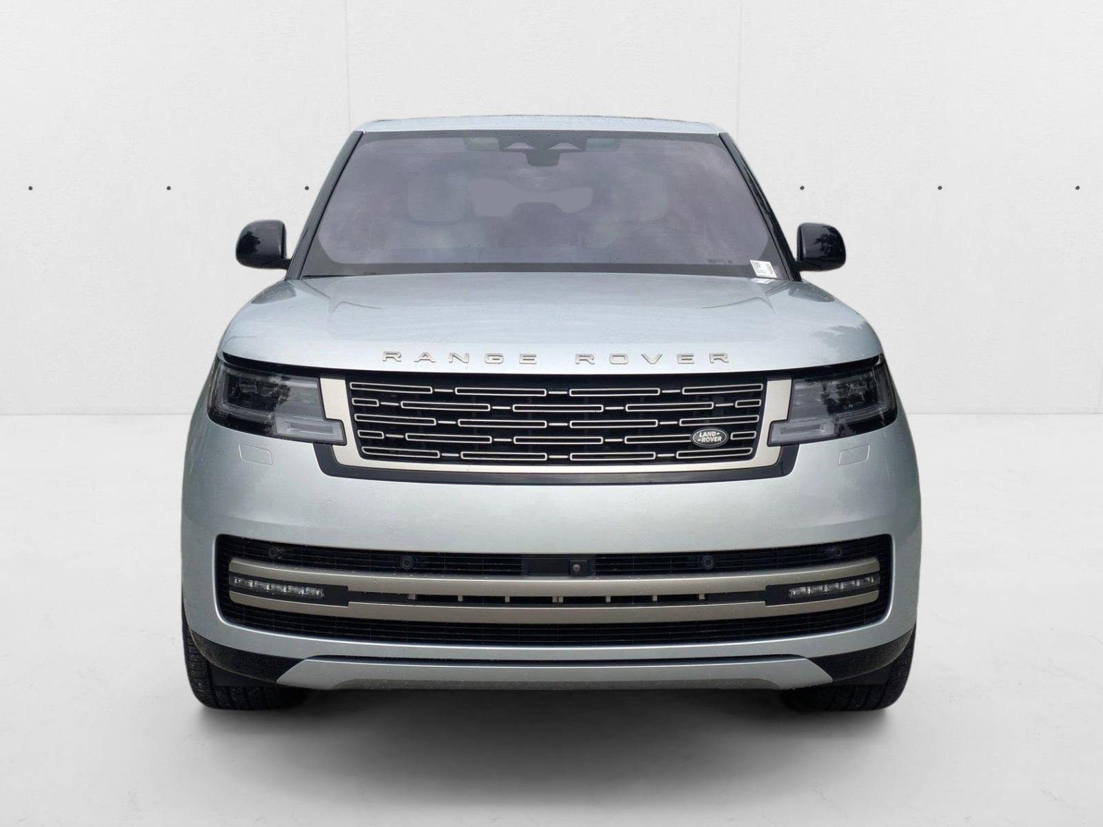 2023 Land Rover Range Rover SE photo 2