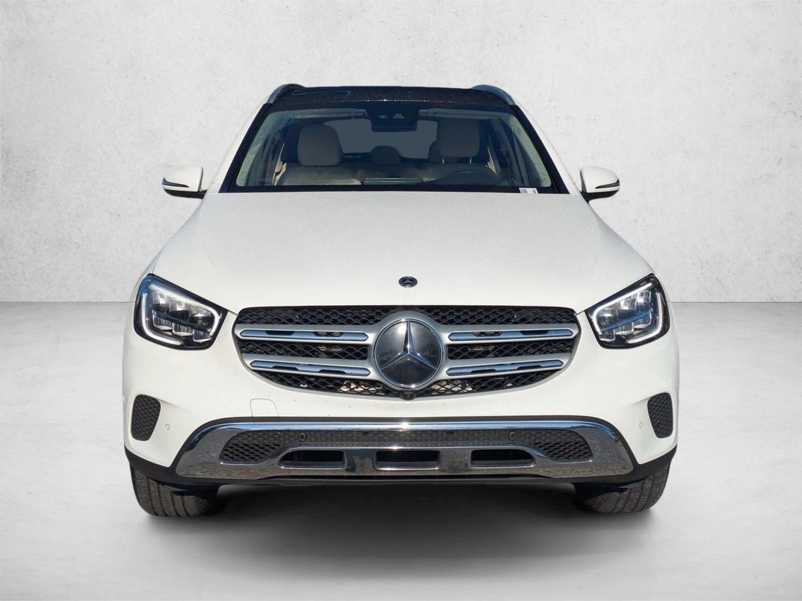 2022 Mercedes Benz GLC 300 photo 2