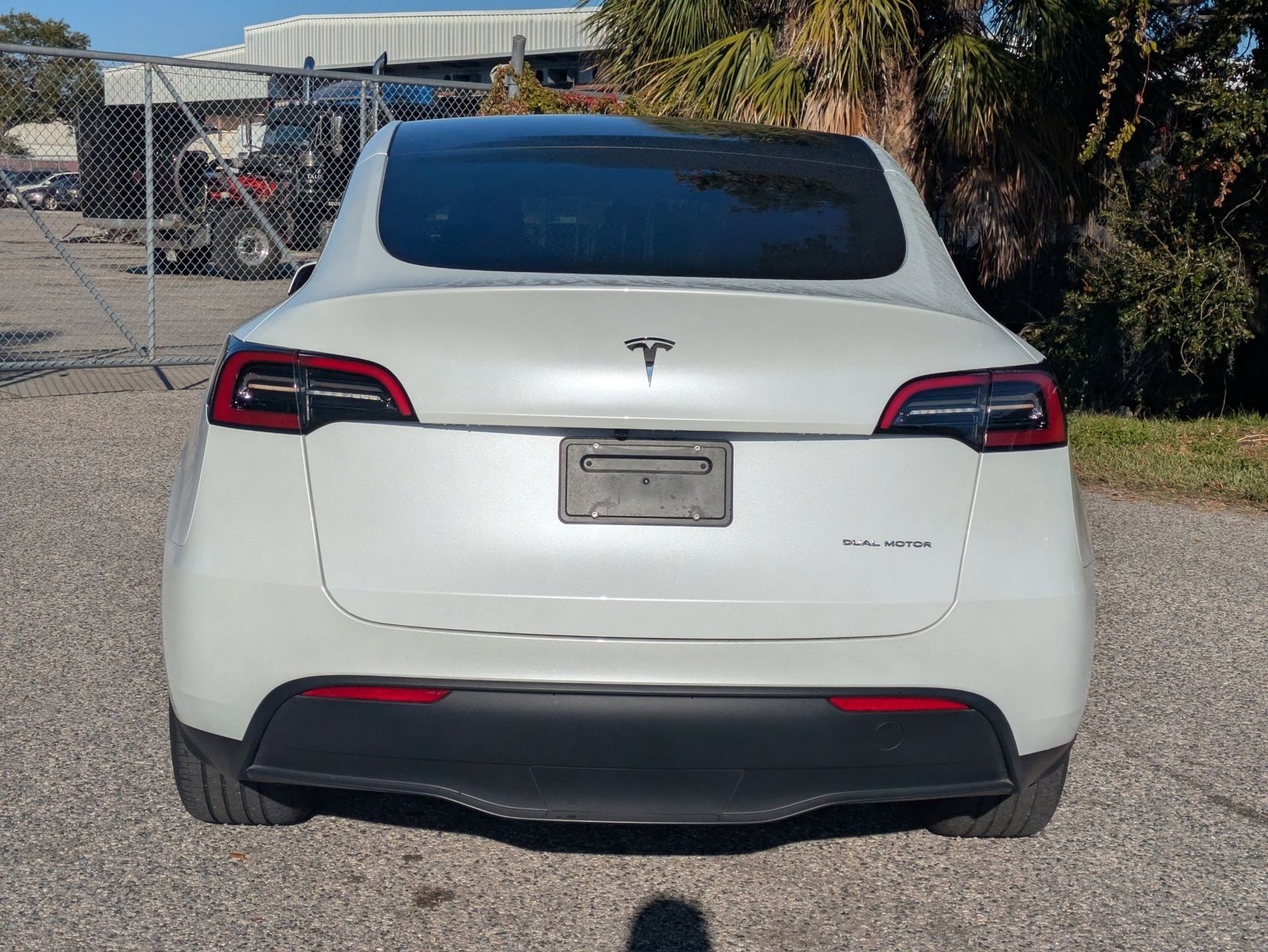 2023 Tesla Model Y Long Range photo 4