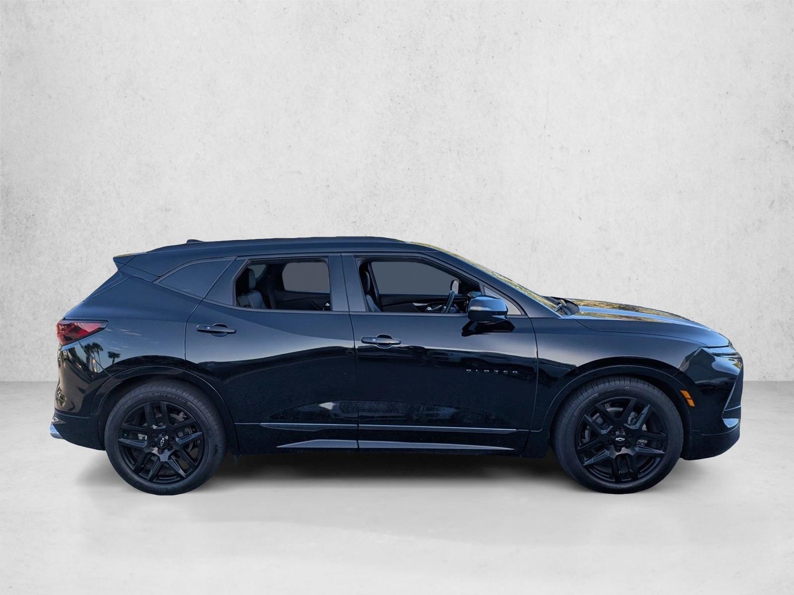 2023 Chevrolet Blazer RS photo 3