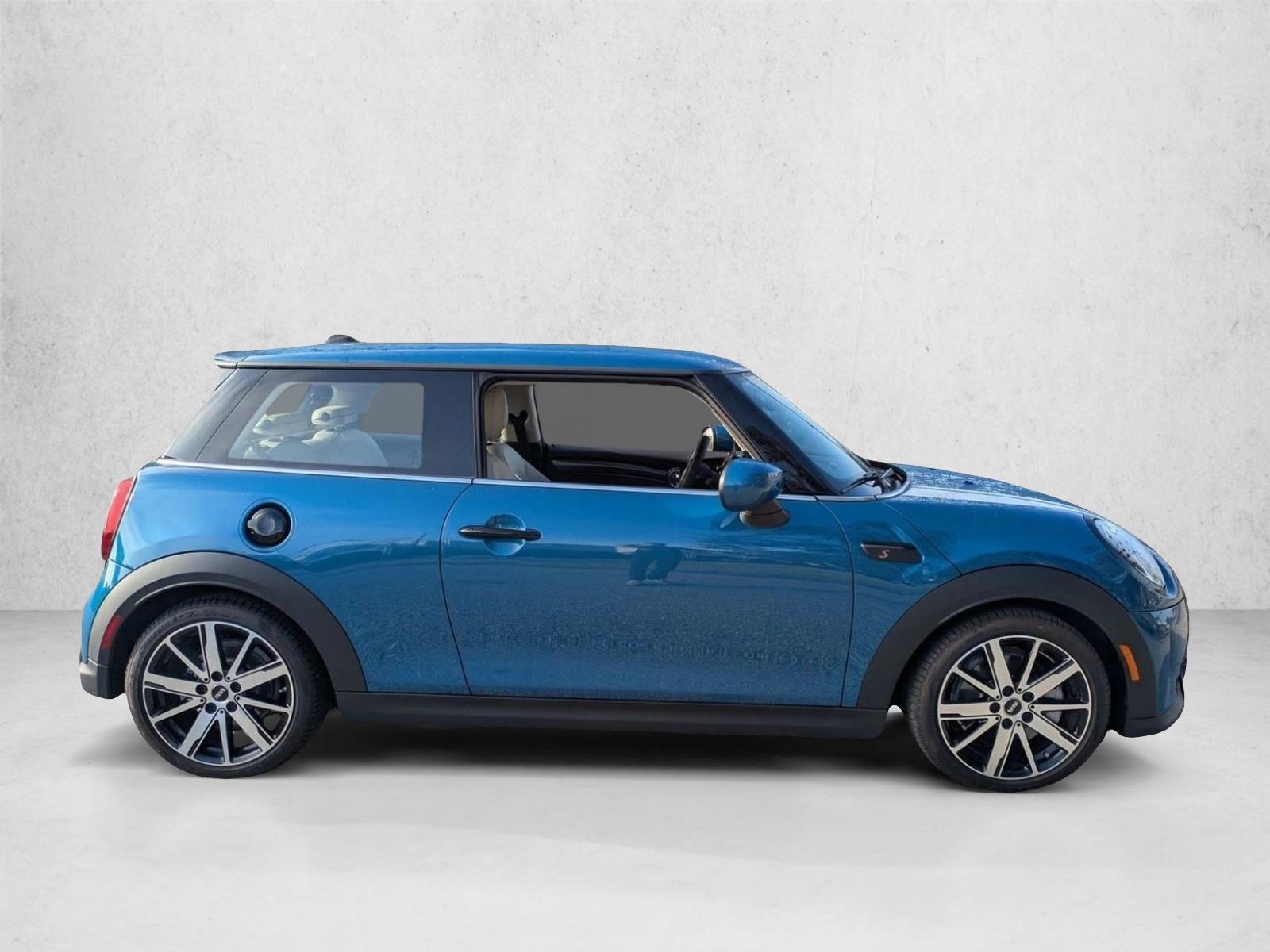 2024 Mini Cooper 2 Door Hardtop S photo 2