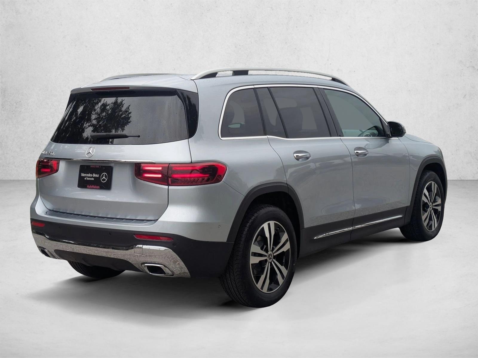 2025 Mercedes Benz GLB 250 photo 2