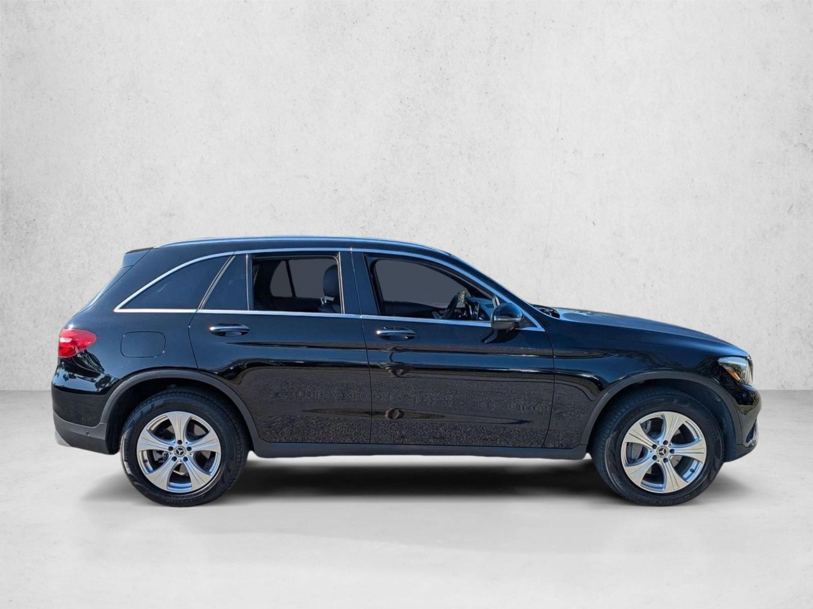 2018 Mercedes Benz GLC 300 photo 2