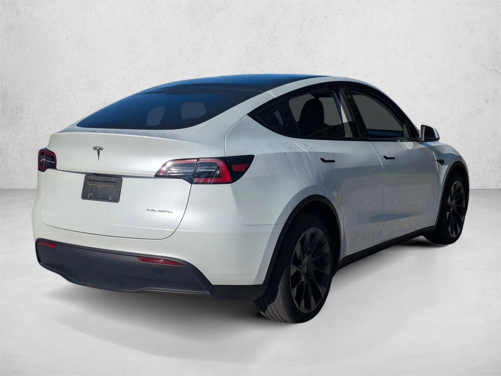 2023 Tesla Model Y Long Range photo 3