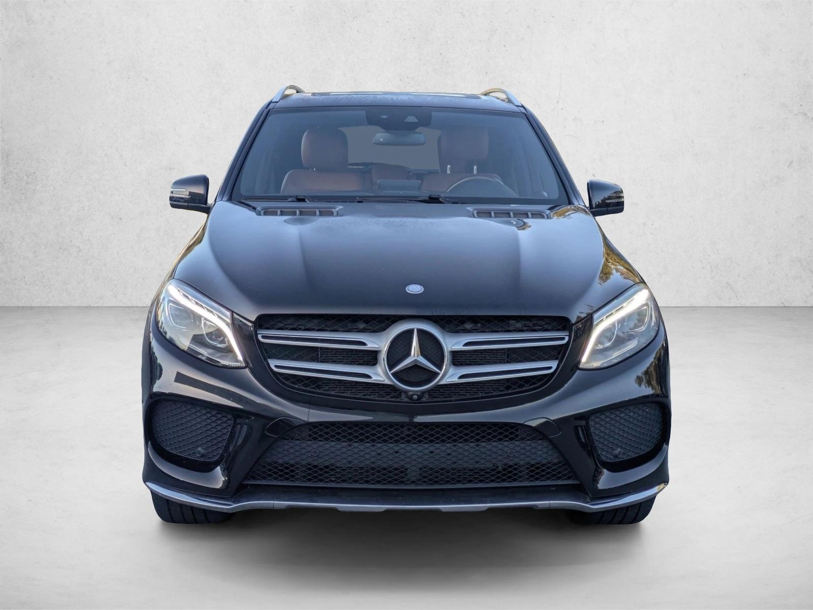 2016 Mercedes Benz GLE 400 4MATIC photo 2