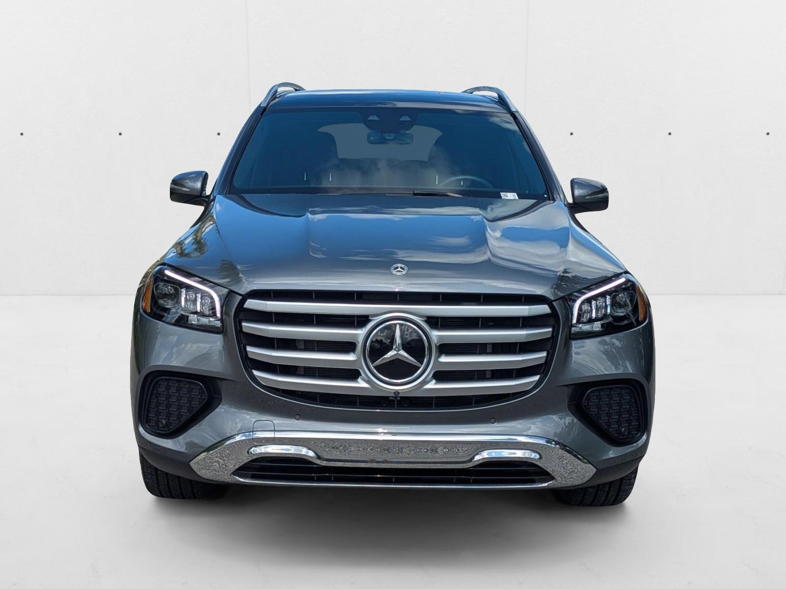 2025 Mercedes Benz GLS 450 4MATIC photo 2