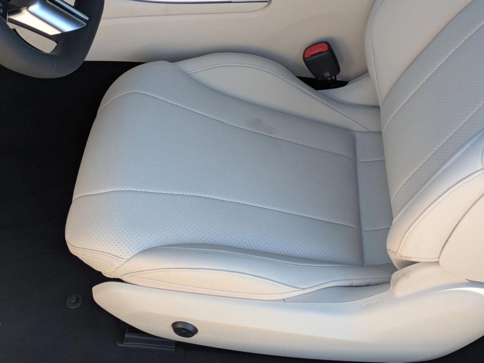2026 Mercedes Benz CLE 300 4MATIC Coupe photo 4