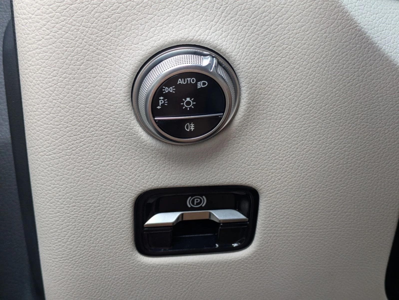 2024 Mercedes-Benz GLC GLC300 - Photo 15