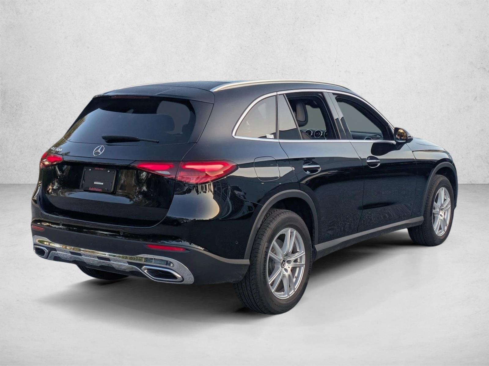 2025 Mercedes Benz GLC 300 photo 2