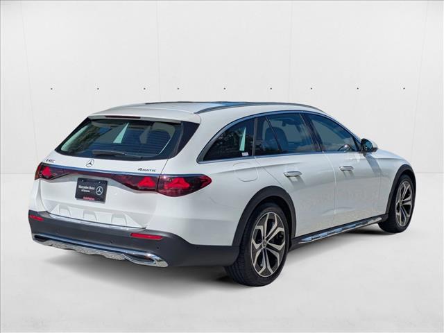 2025 Mercedes Benz E 450 4MATIC All-Terrain Wagon photo 2