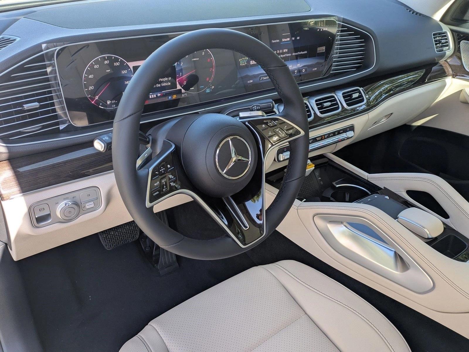 2025 Mercedes Benz GLE 350 4MATIC photo 3