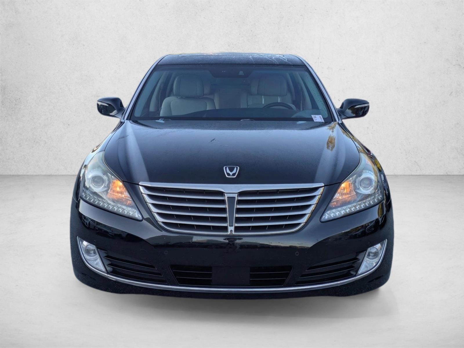 2015 Hyundai Equus Signature photo 2