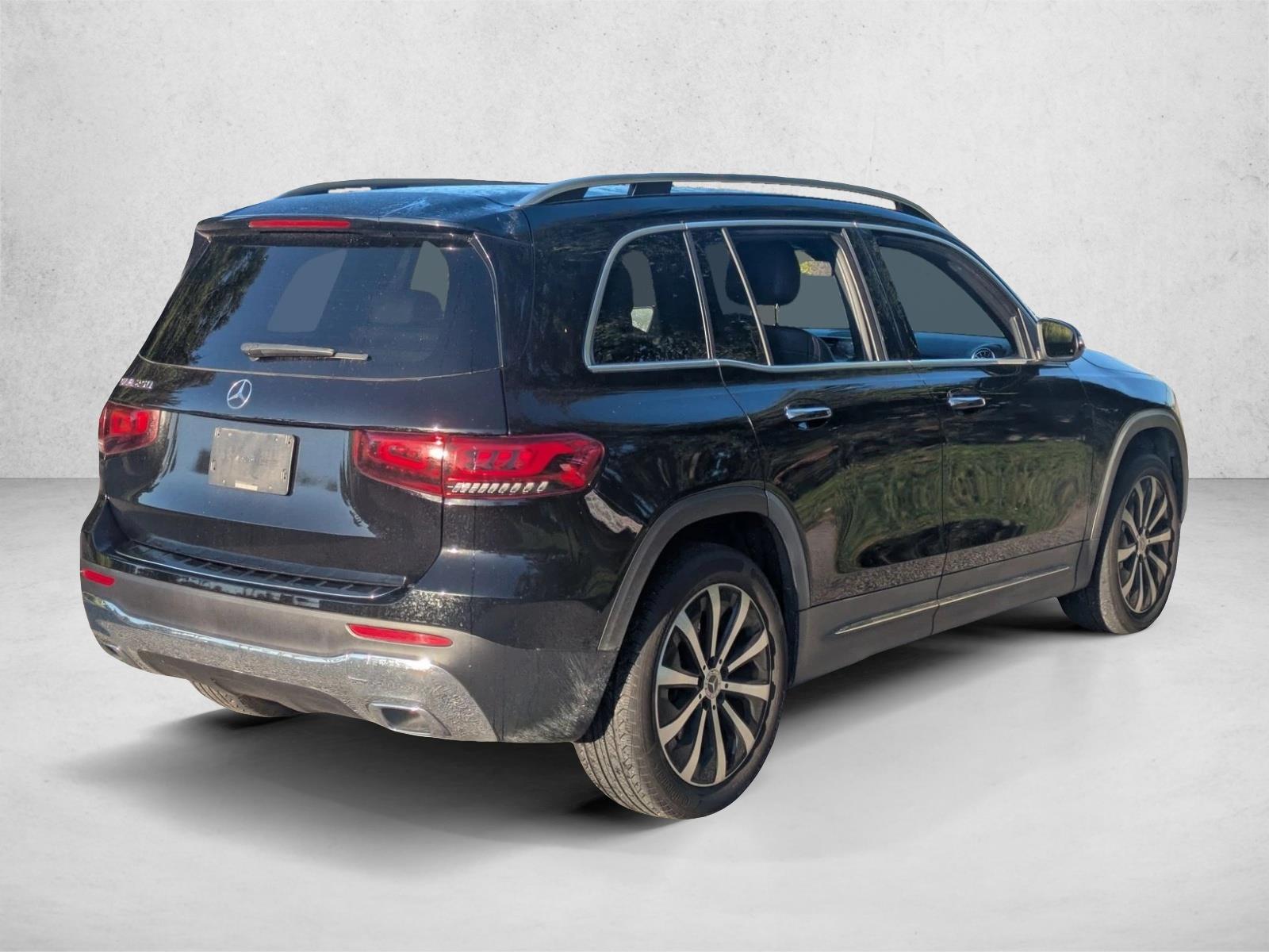 2021 Mercedes Benz GLB 250 photo 2