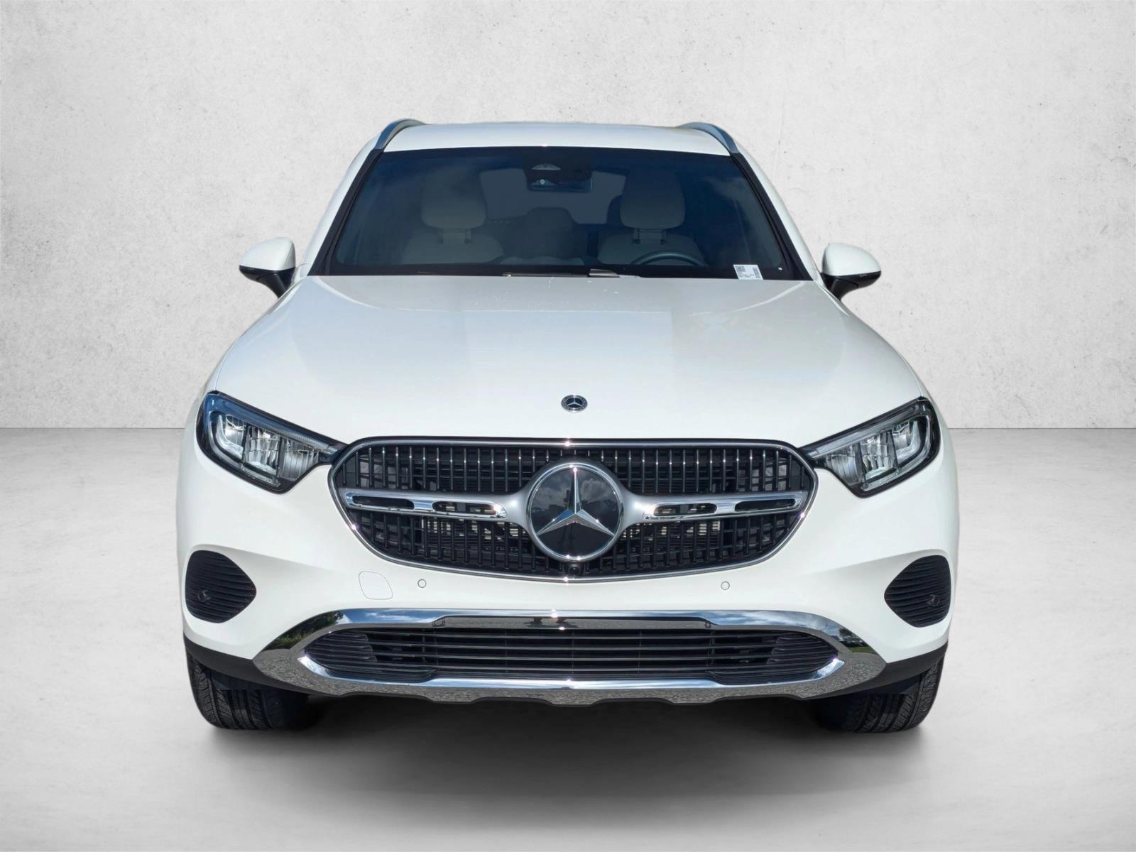 2025 Mercedes Benz GLC 300 photo 2
