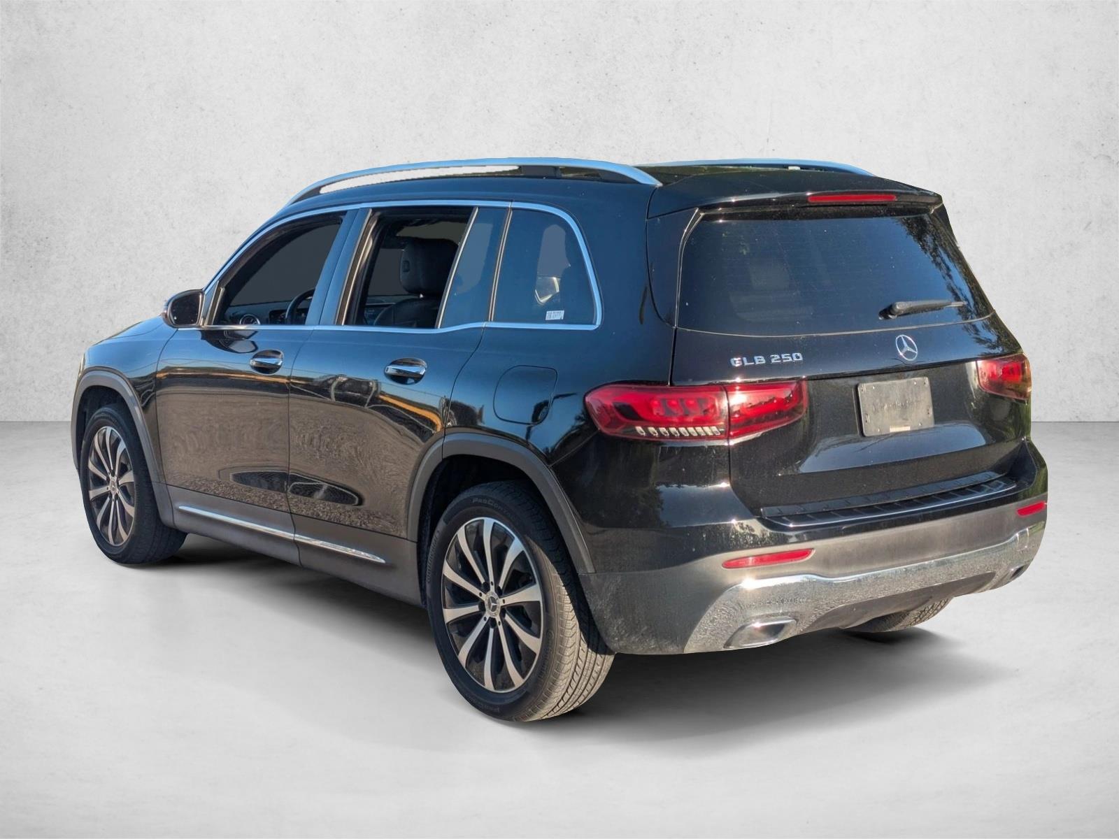 2021 Mercedes Benz GLB 250 photo 3
