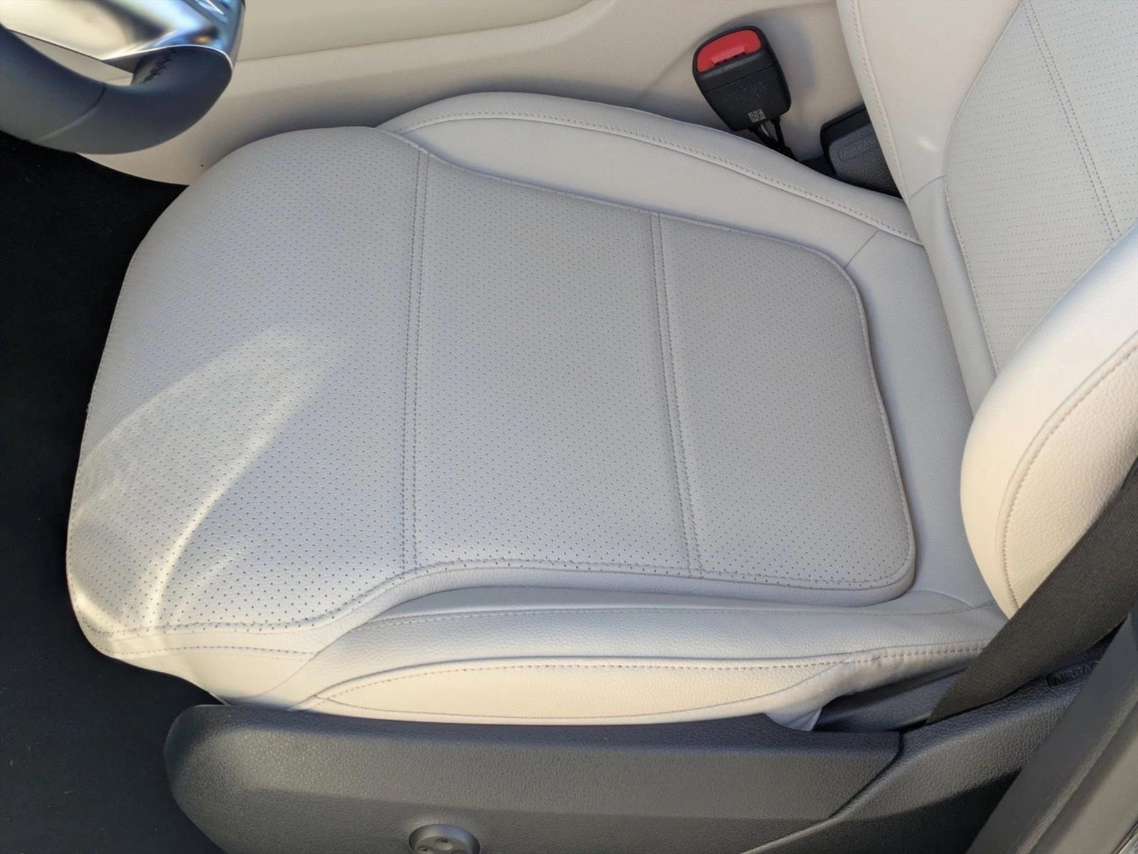 2026 Mercedes Benz GLC 300 4MATIC photo 4