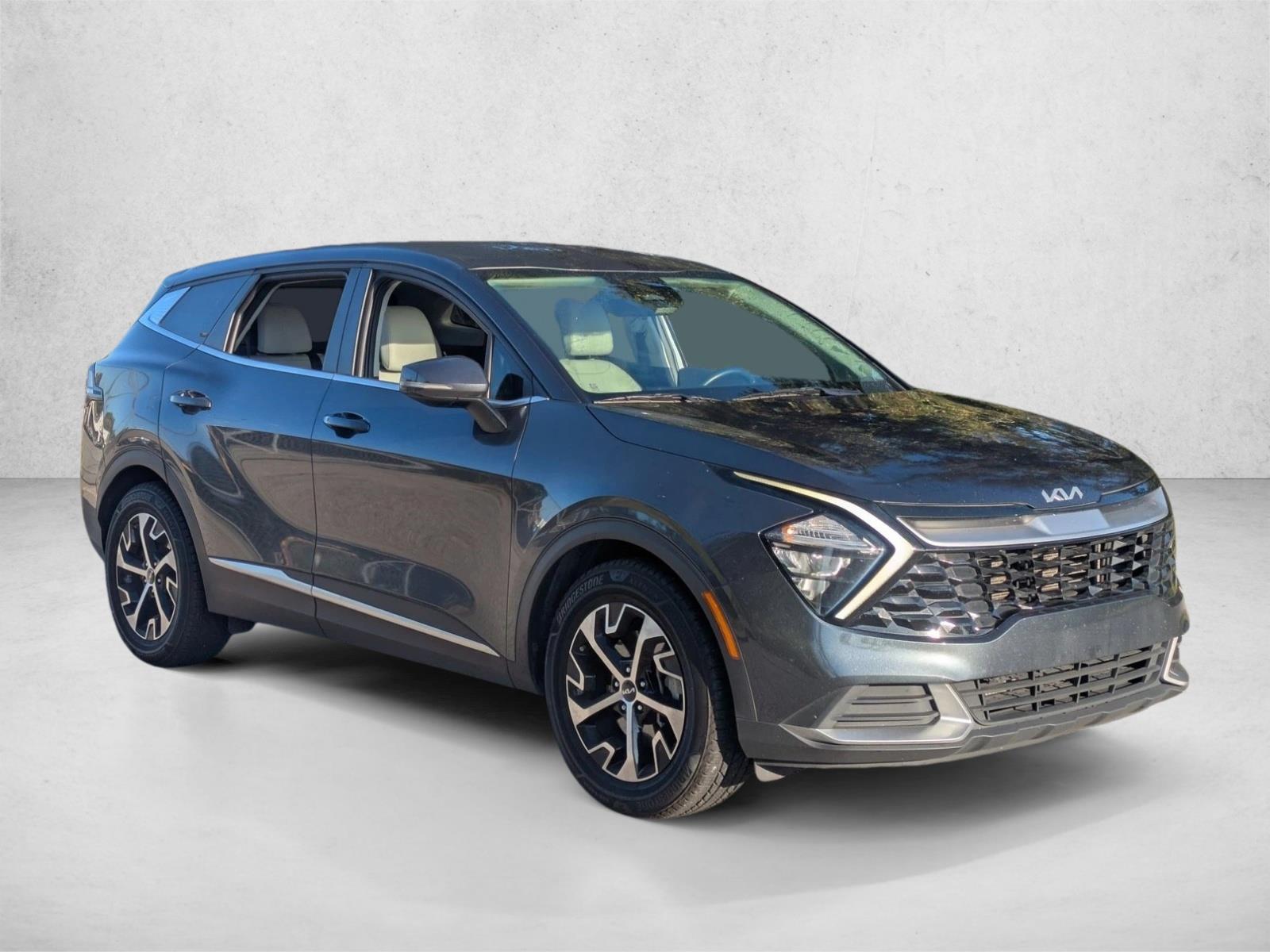 2023 Kia Sportage EX photo 3