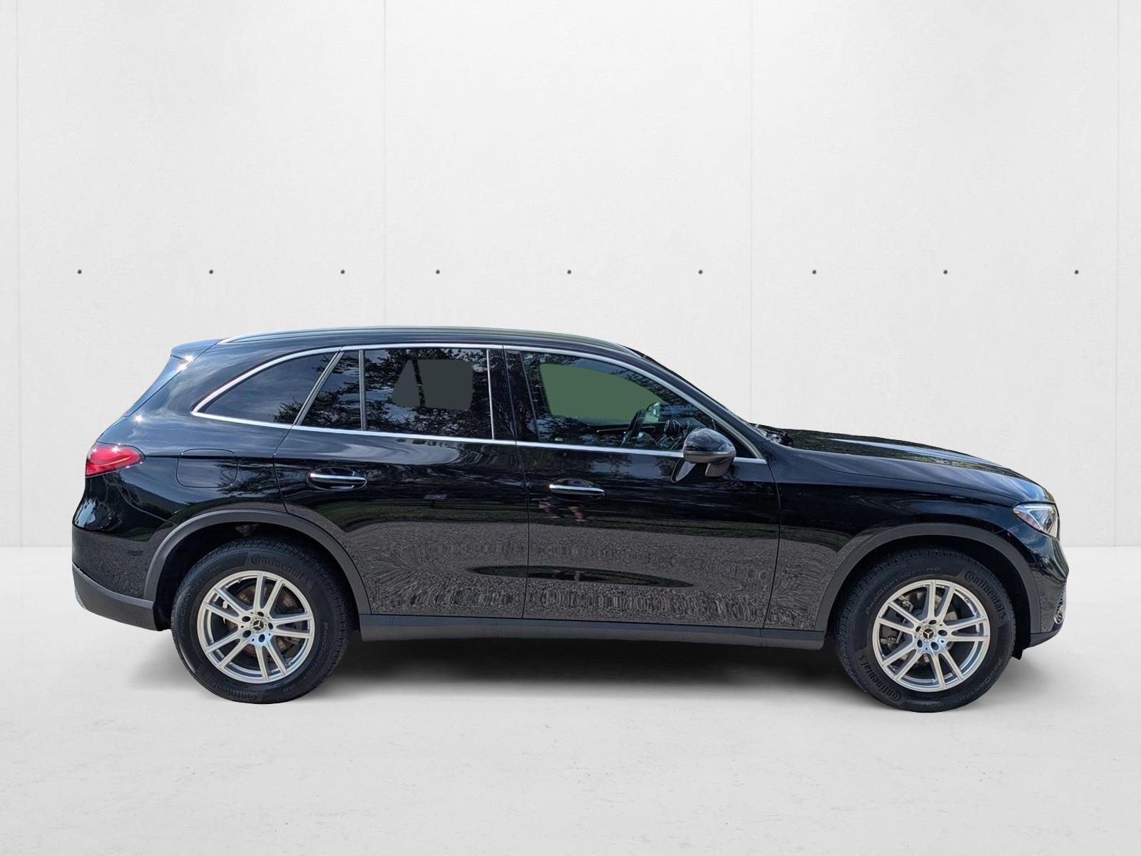 2025 Mercedes Benz GLC 300 4MATIC photo 2