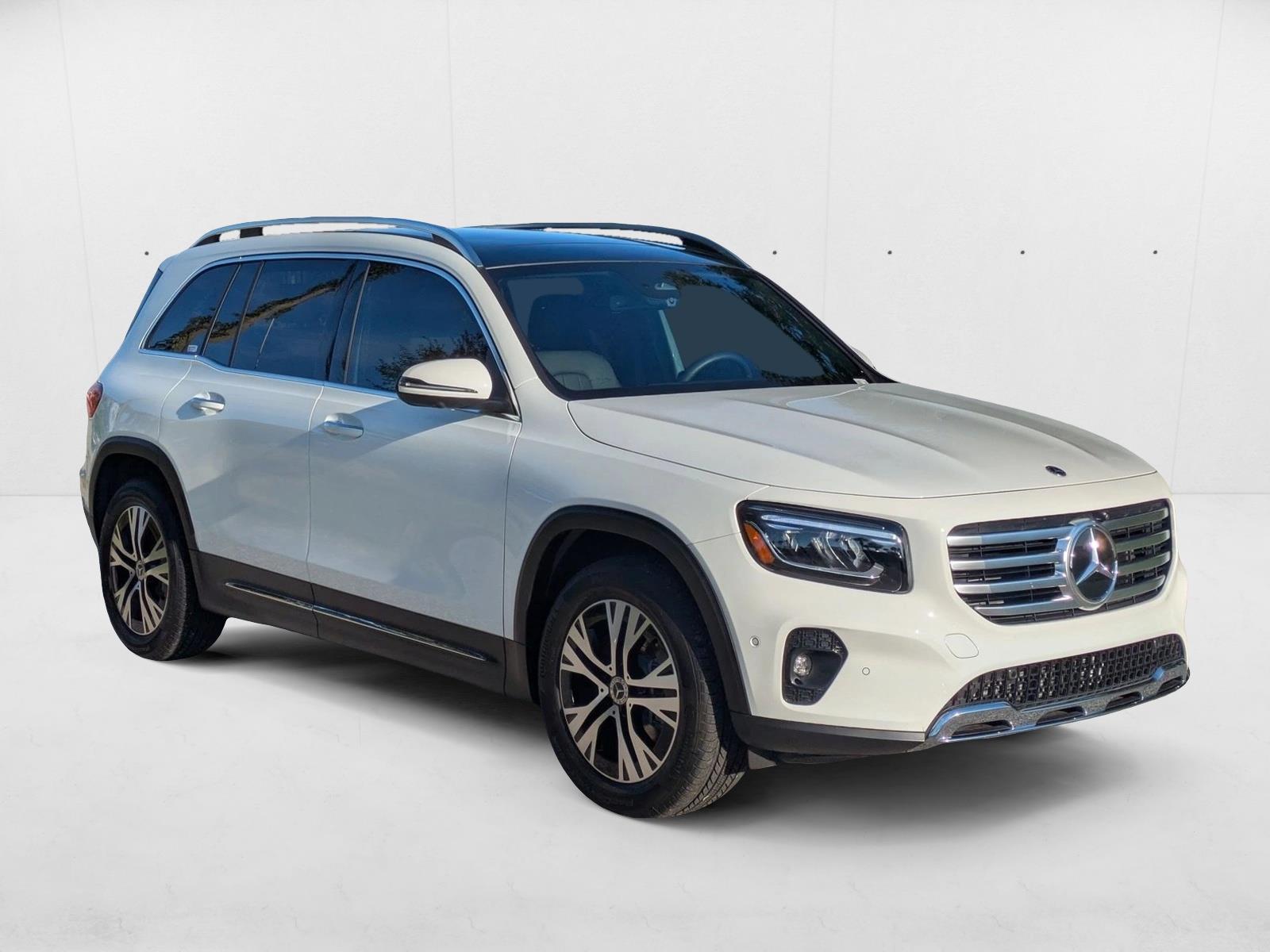 2025 Mercedes Benz GLB 250 photo 3