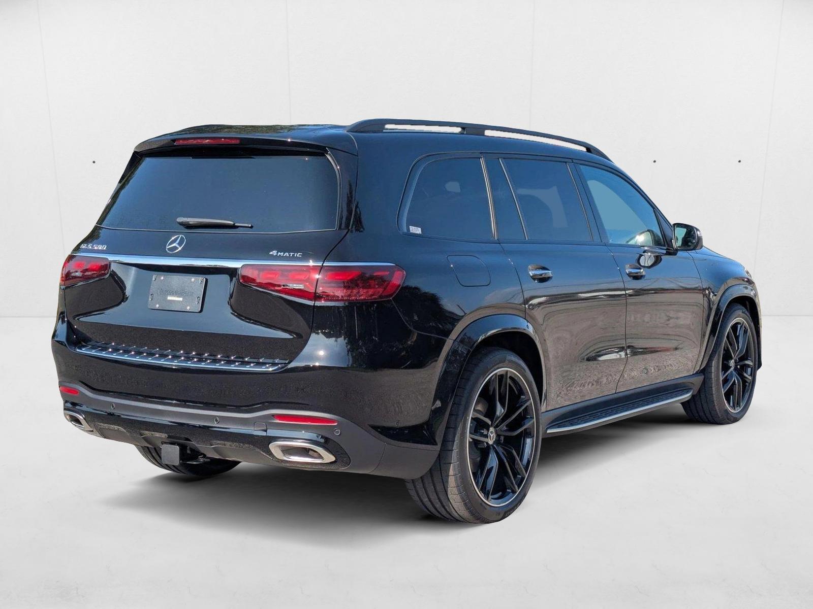 2025 Mercedes Benz GLS 580 4MATIC photo 2