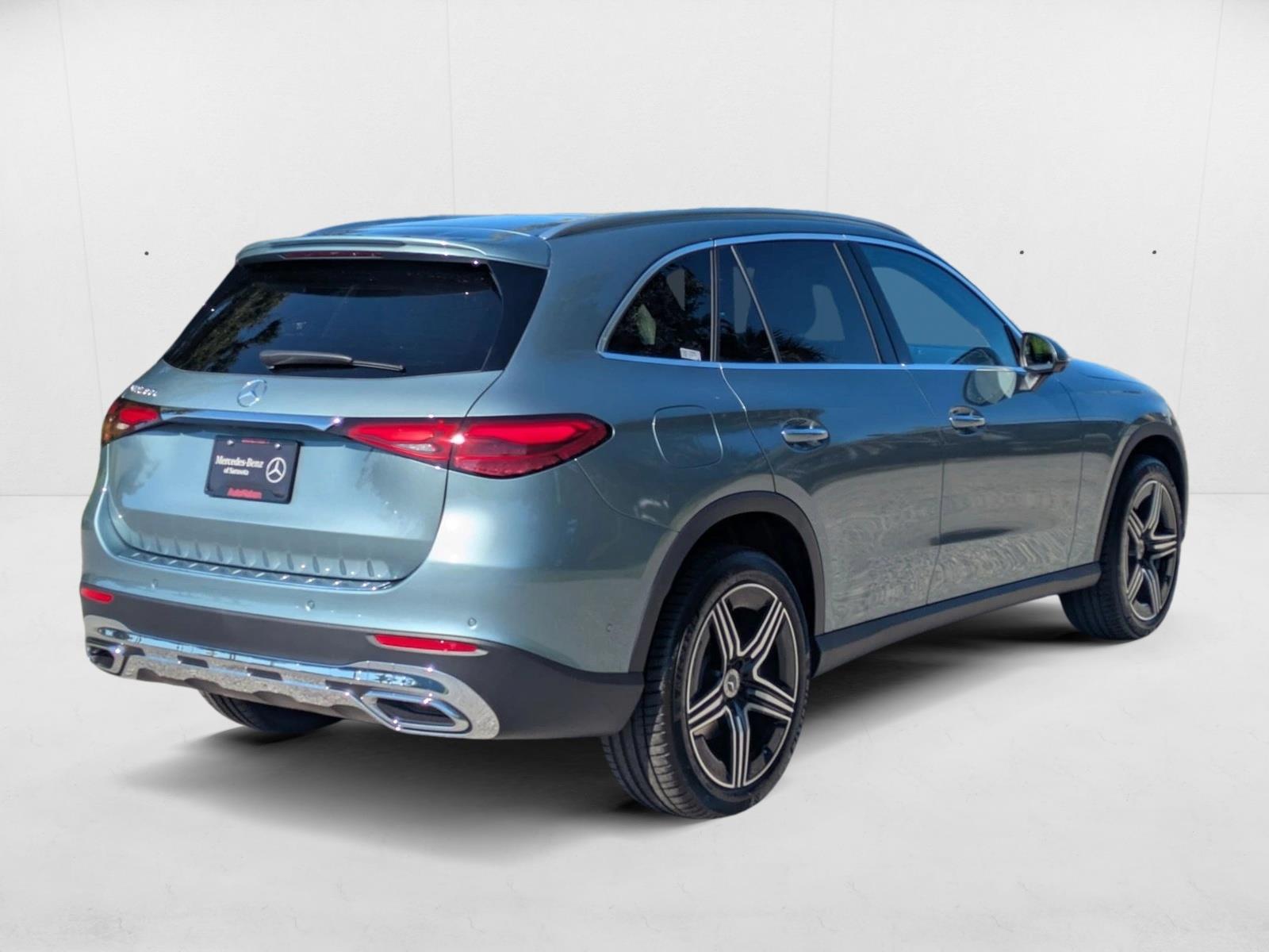 2026 Mercedes Benz GLC 300 photo 2