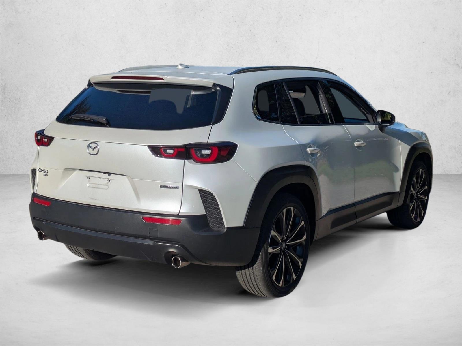 2024 Mazda CX-50 2.5 Premium Plus photo 3