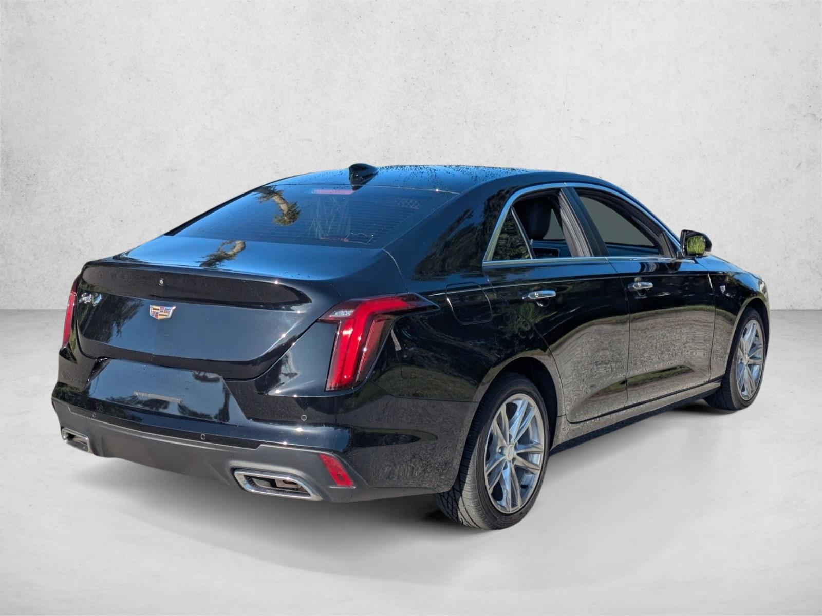 2022 Cadillac CT4 Luxury photo 3