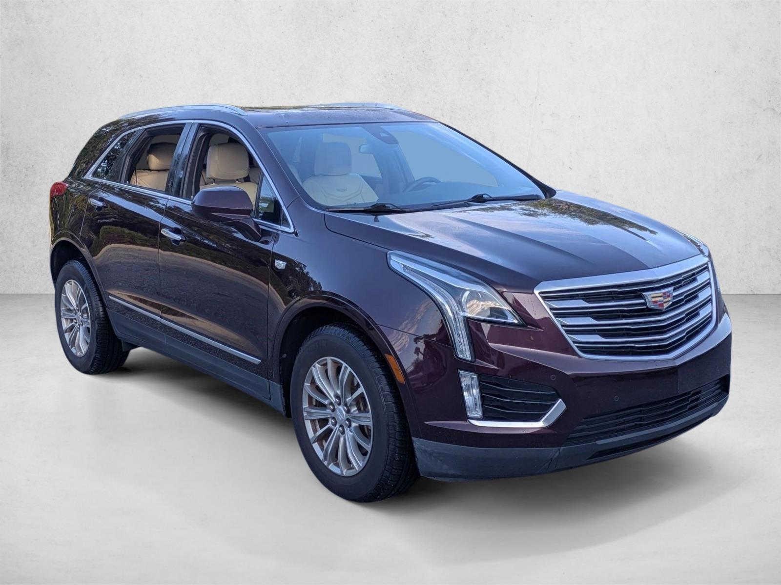 2017 Cadillac XT5 Luxury photo 2
