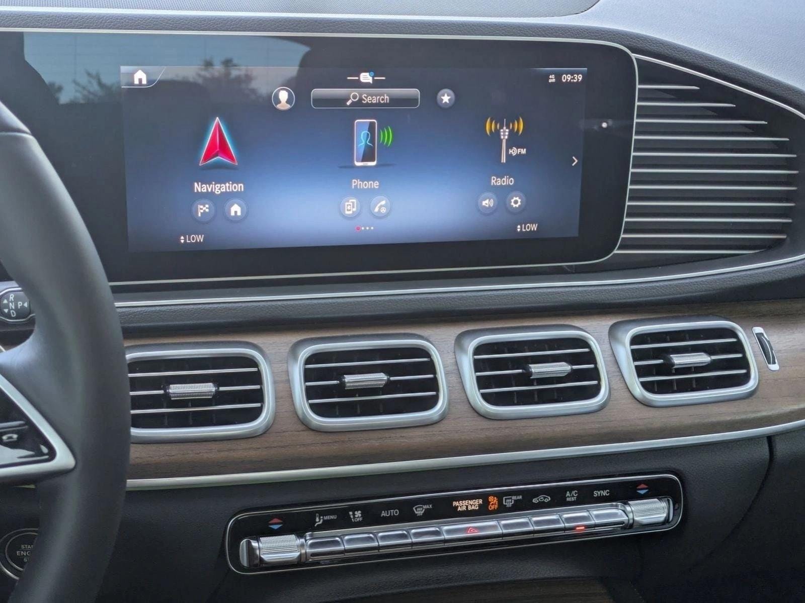 2025 Mercedes-Benz GLE GLE450 - Photo 12