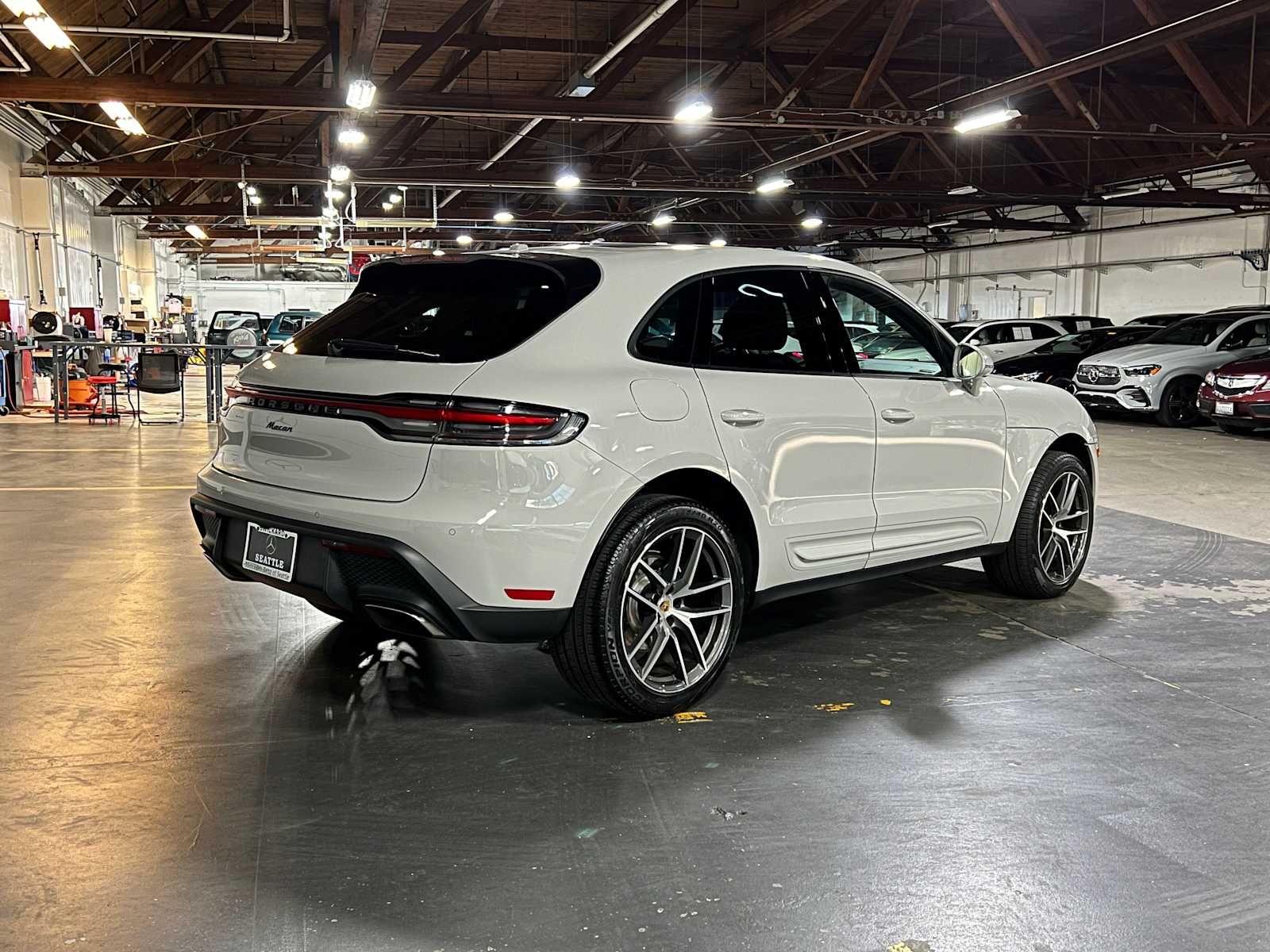 2024 Porsche Macan T photo 3