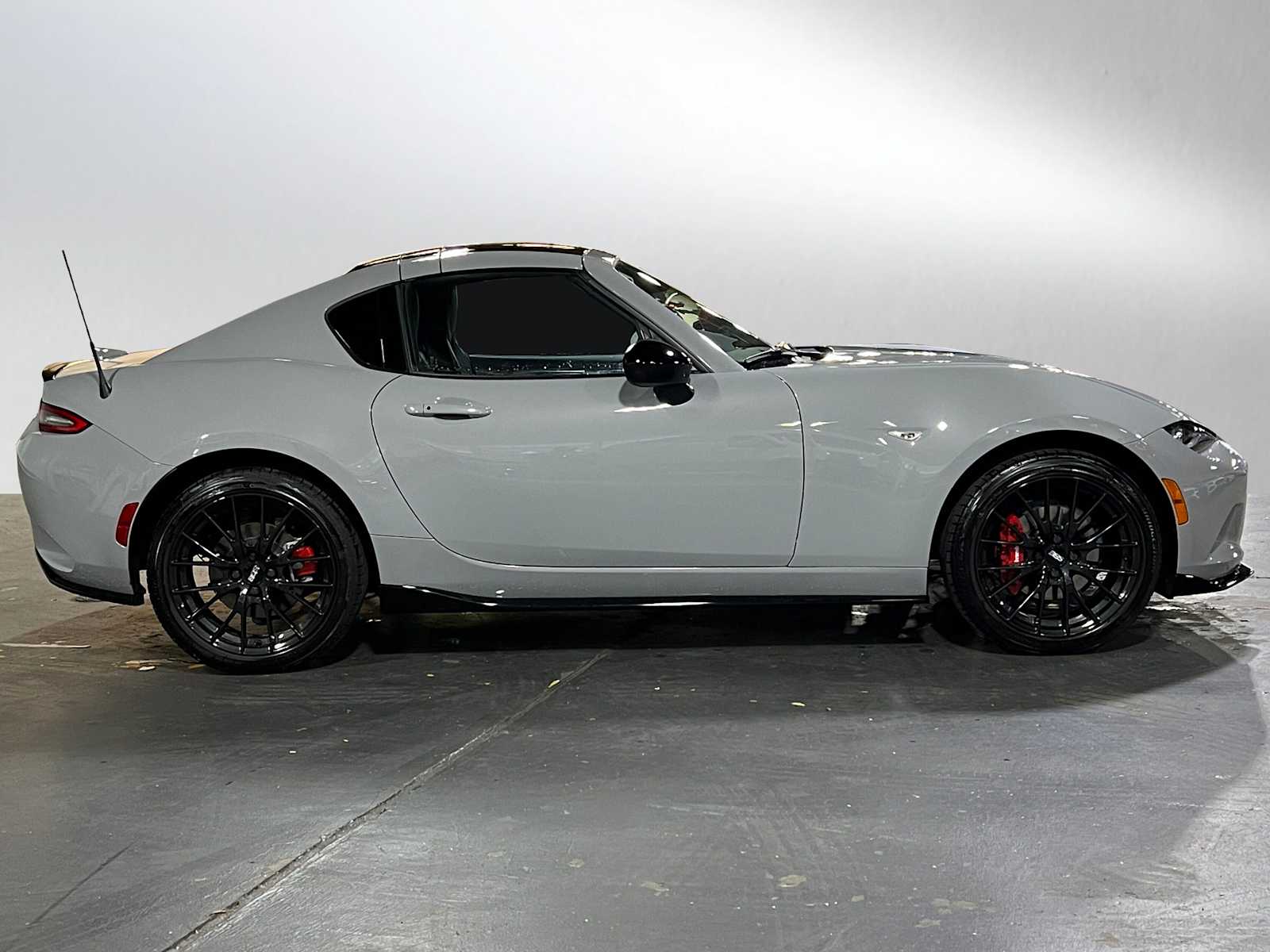 2024 Mazda MX-5 Miata Miata RF photo 2