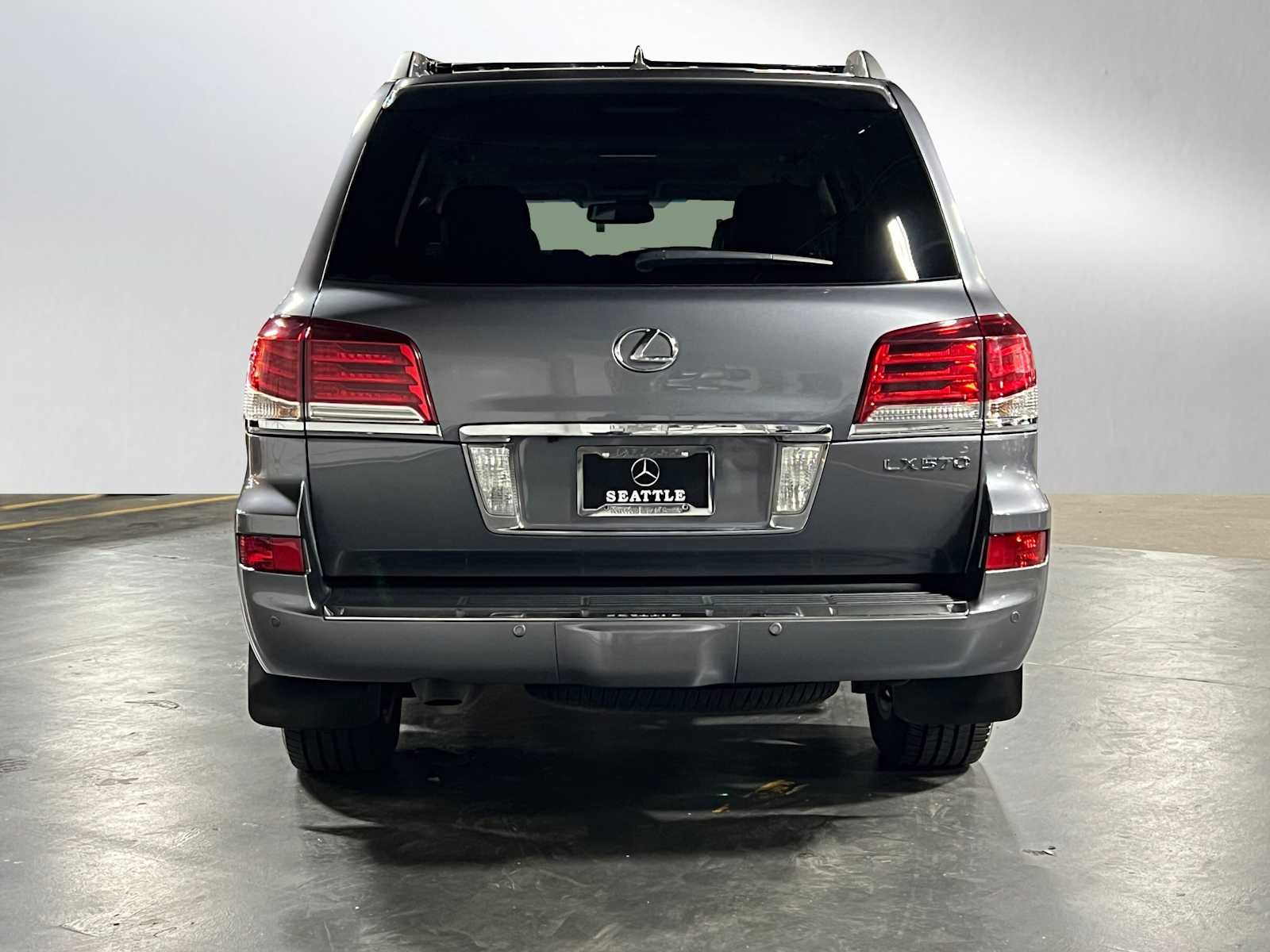 2014 Lexus LX 570 photo 4