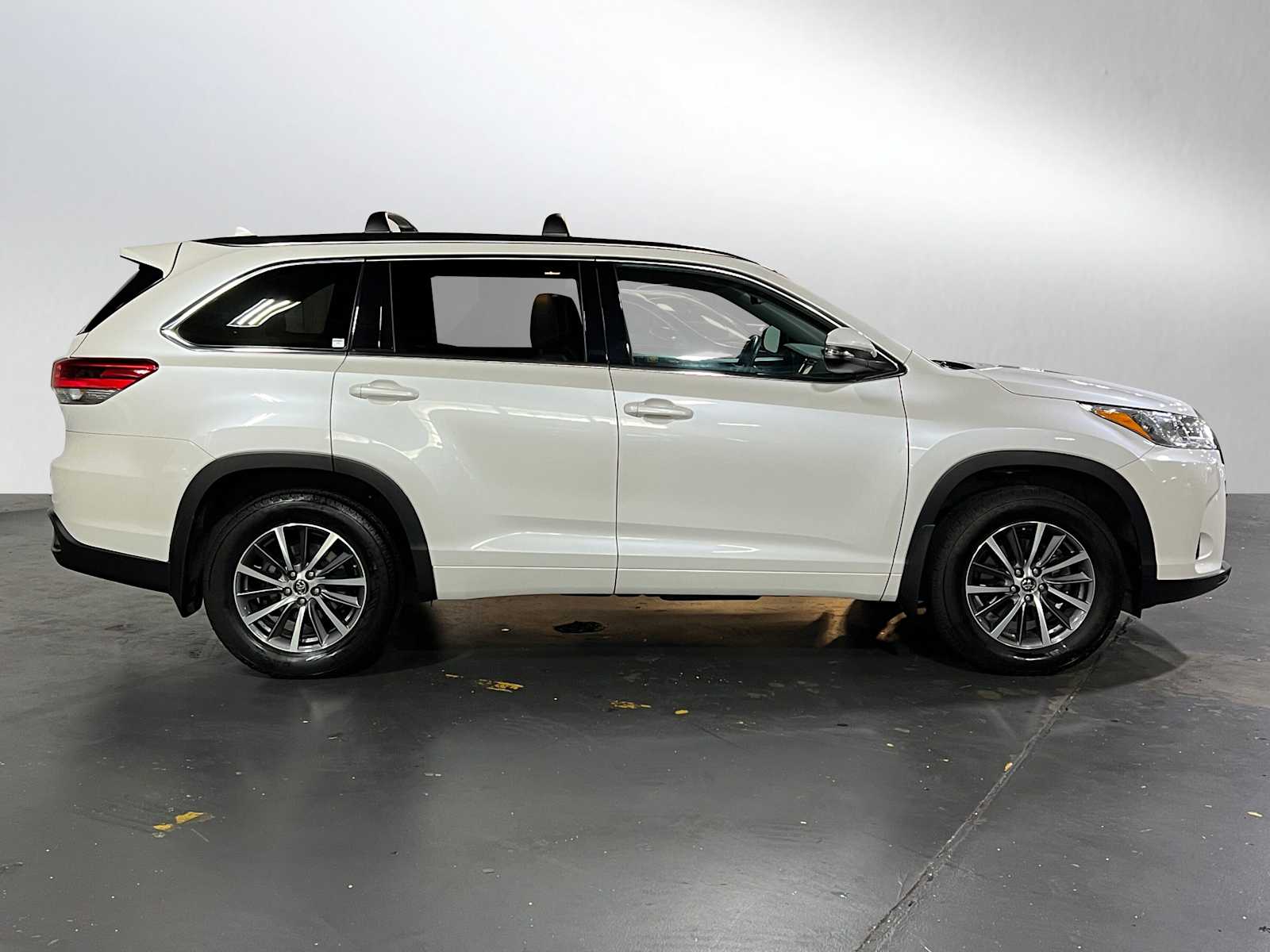2018 Toyota Highlander XLE photo 2