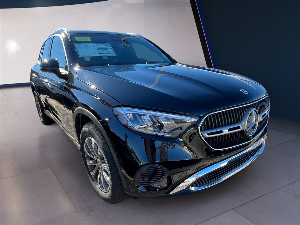 2026 Mercedes Benz GLC 300 4MATIC photo 3