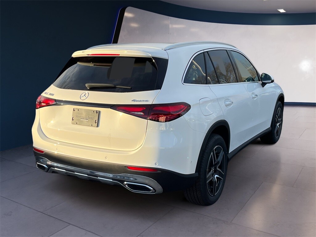 2026 Mercedes Benz GLC 300 4MATIC photo 3