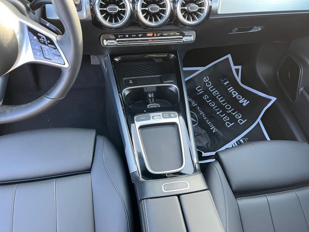 2025 Mercedes-Benz GLB Base - Photo 11