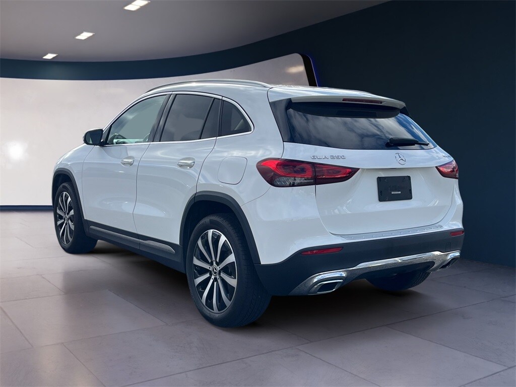 2022 Mercedes Benz GLA 250 4MATIC photo 3