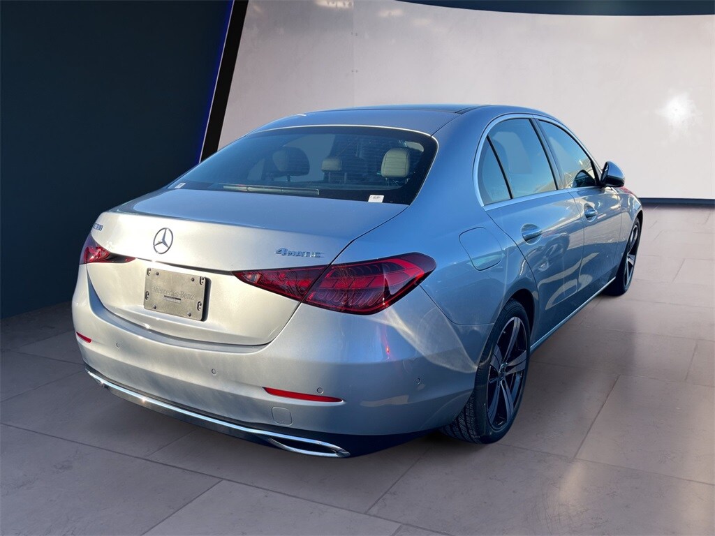 2025 Mercedes Benz C 300 4MATIC photo 3